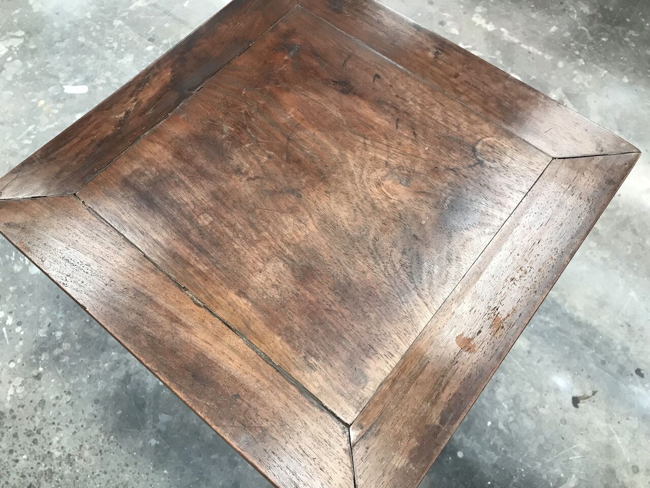 中国家具】カリン無垢材製花台の塗り直し : ニシザキ工芸(株)塗装部