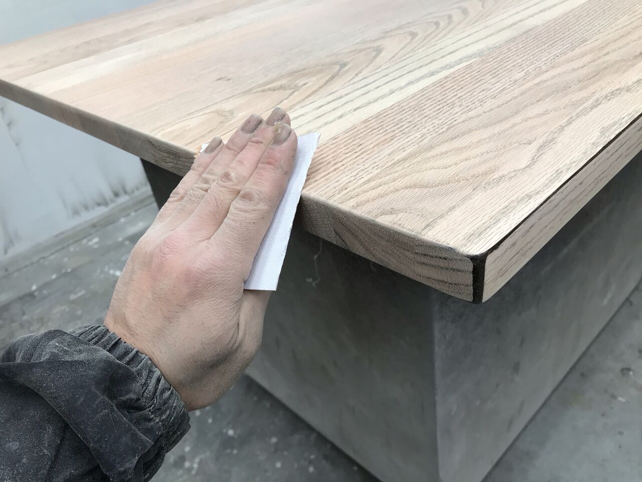 木味を比較】テーブル天板3種の塗り直し : ニシザキ工芸(株)塗装部