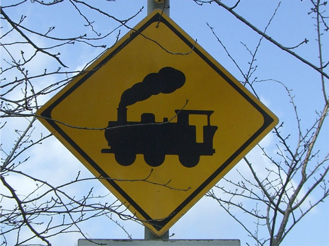 踏切あり標識 : 偏気庵のtosoyan。今日も暢気だ。