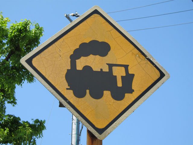 踏切あり標識 偏気庵のtosoyan 今日も暢気だ