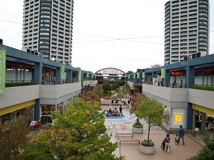 アウトレットモール リズム 白いブランコ