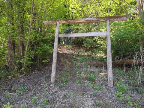 【探検】ワイ氏数百年前からある廃村の神社へゆく wwww　　