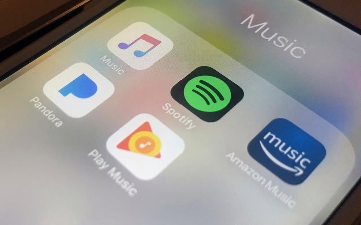 Apple-Music-Amazon-Music