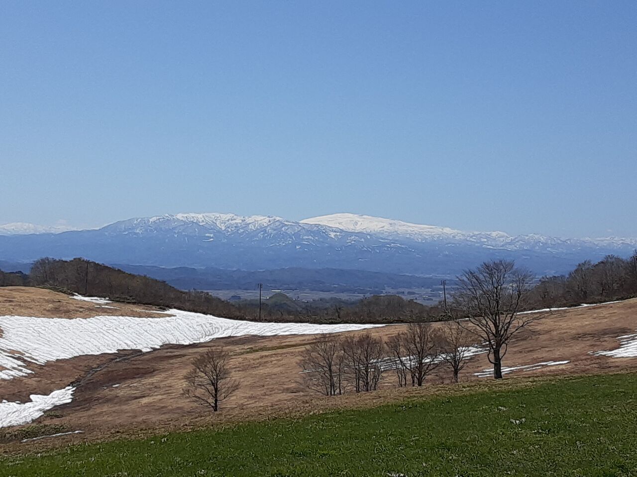 わが町から眺める奥羽山脈 どんくまさんの山まゆ日記