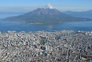 【緊急速報】 桜島、ついに大噴火か！！！ 山体膨張がエグいことになる！！！！