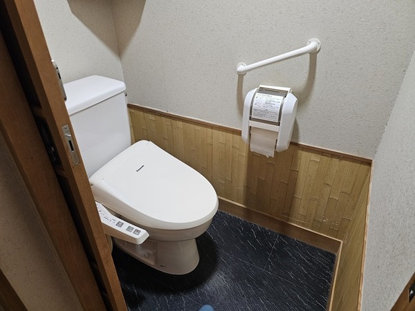 トイレにも手すり