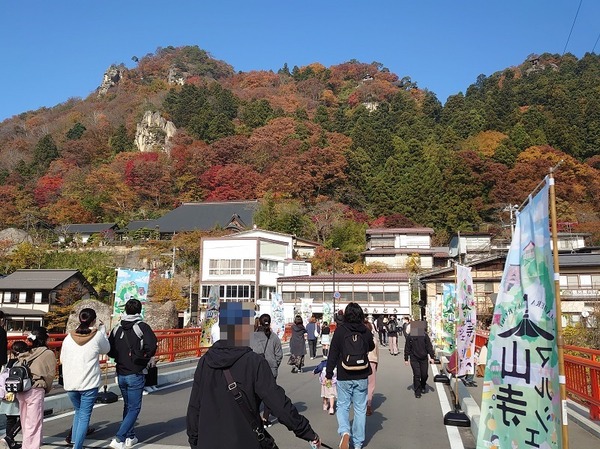 秋の山寺。