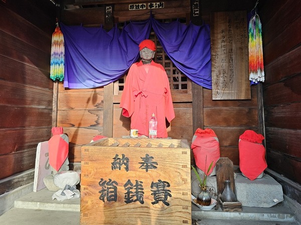 辰巳六地蔵 小立