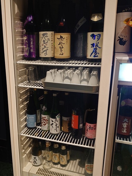 日本酒は冷蔵庫から。