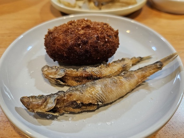 メヒカリとカレーコロッケ