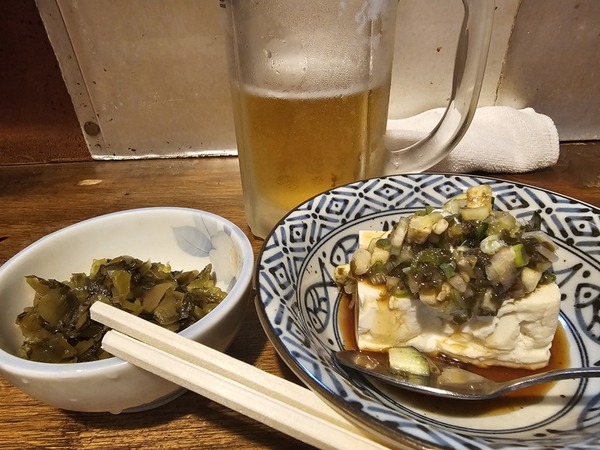 お通しは2品。
