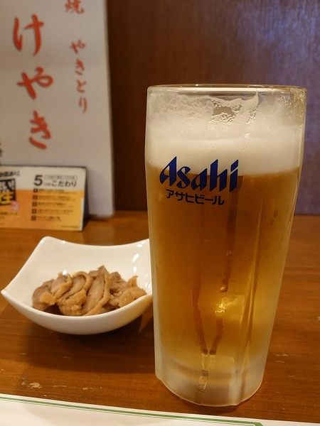 今日は生ビールから。