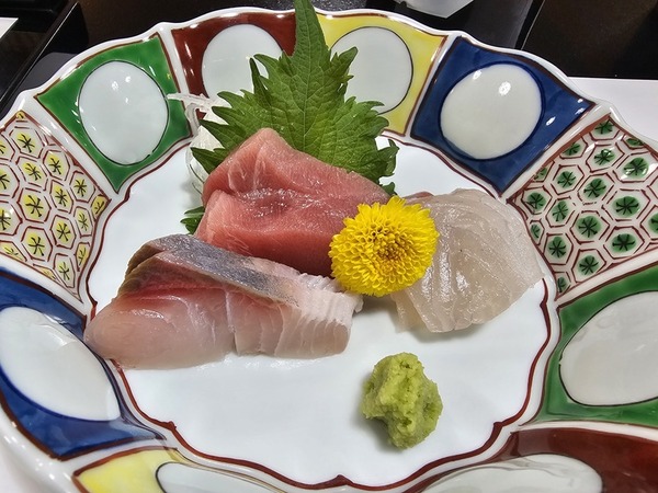 お刺身は3種類