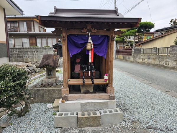 ここは道路？ 民地？