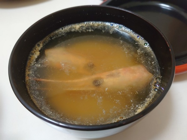 お味噌汁はえび汁。