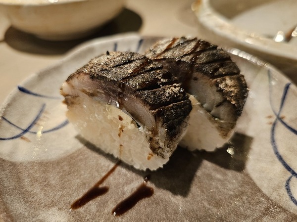 炙りシメサバの棒鮨