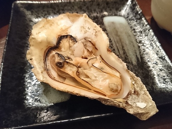 焼き牡蠣、１００円～。