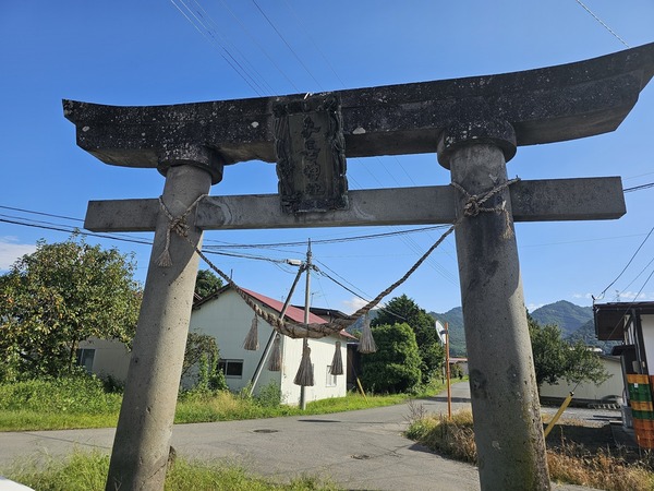 手長神社の石鳥居