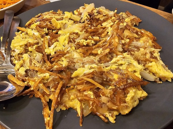 バカリャウとポテトフライの卵とじ