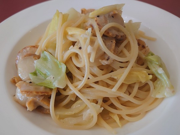 ホタテと春キャベツ。