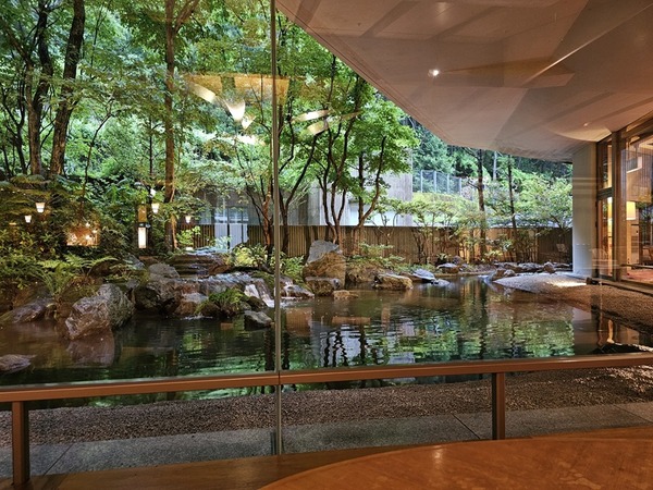 ラウンジの中庭