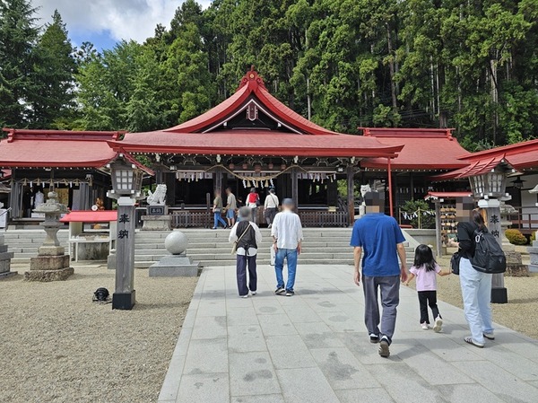 金蛇水神社の拝殿