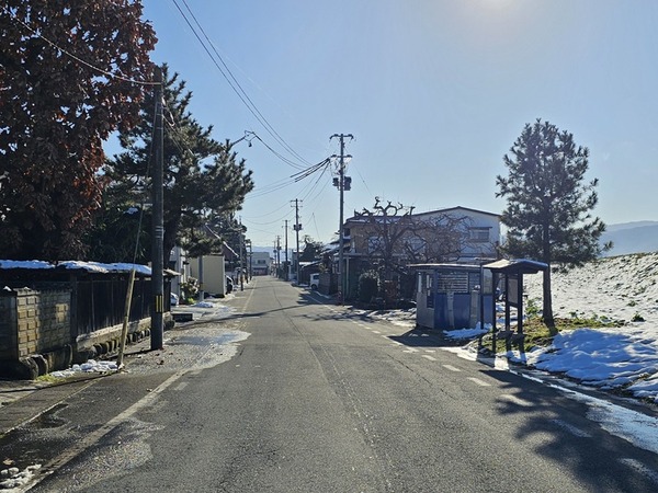 街道を振り返る