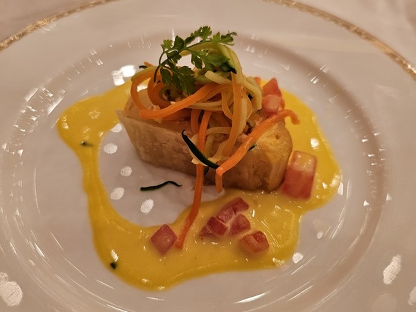 サーモンとほうれん草のパイ包み焼き