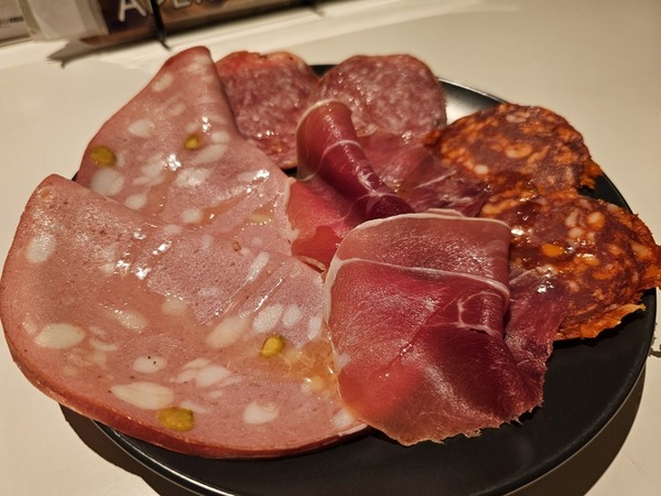 ハムの盛り合わせ