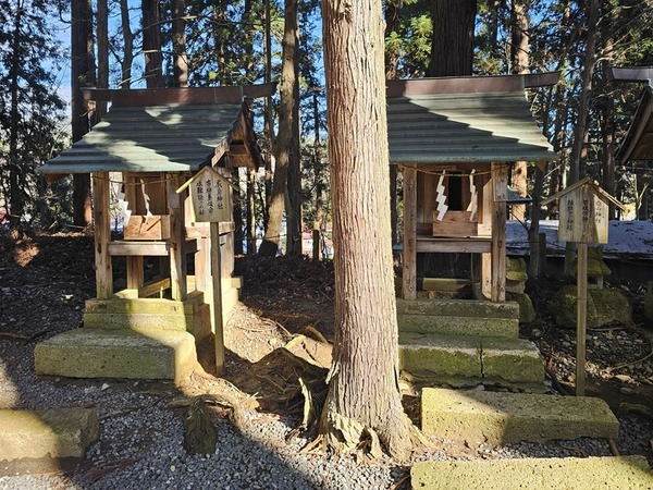 厳島神社と白山神社