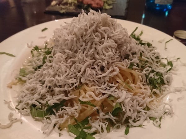 山盛りしらす。