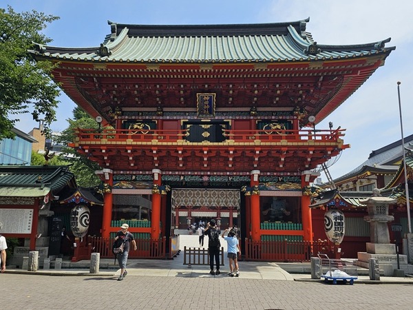 神田神社の山門