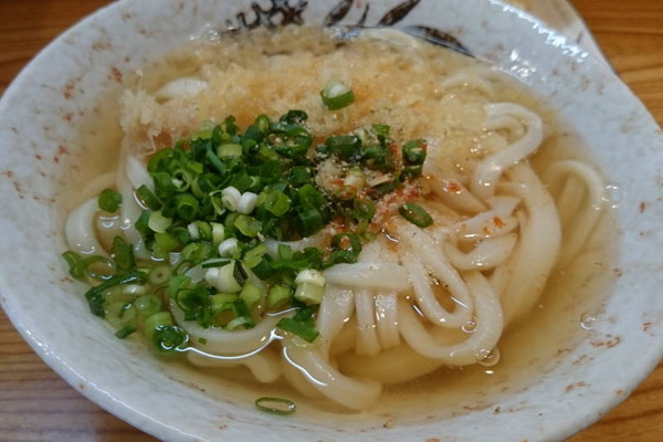 かけうどん、中。