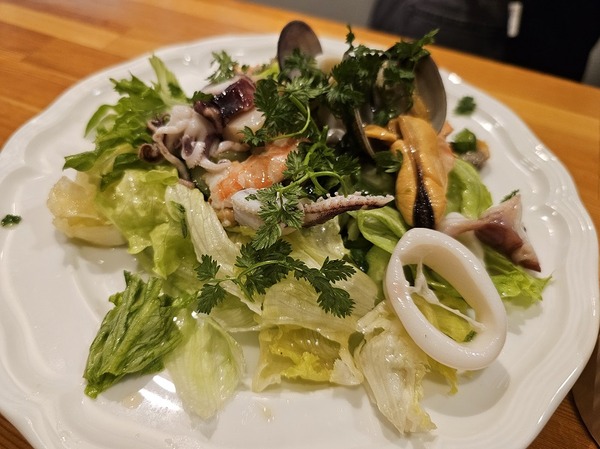 魚介のサラダ