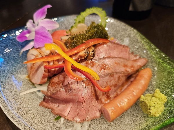 お肉盛り合わせ