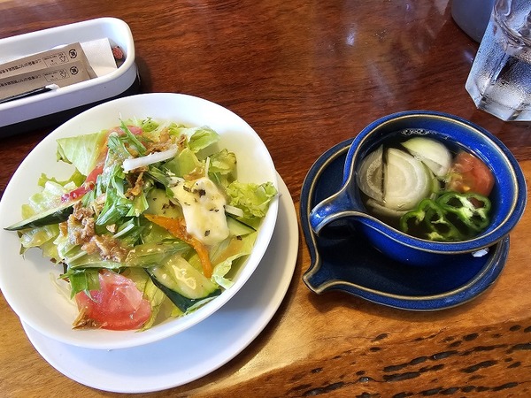 サラダとスープ