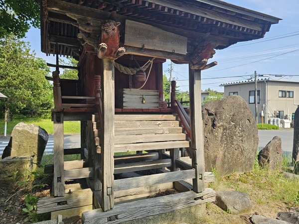 八幡神社と。