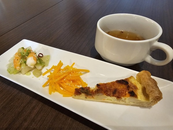 前菜がつくのは嬉しい