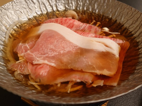 和牛と白金豚すき鍋