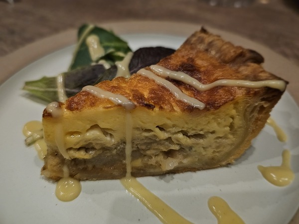 02 熊のベーコンのキッシュ