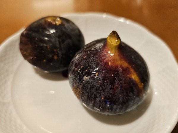 黒いイチジク