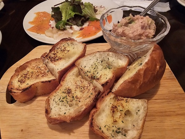 マグロとアボカドのタルタル