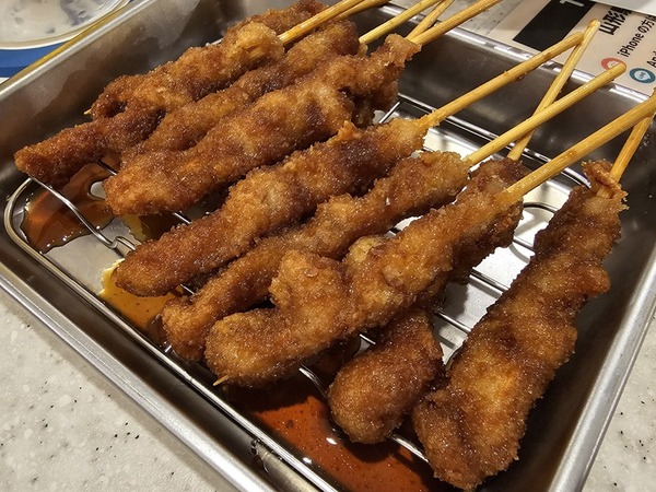 無限ニンニクホルモン串