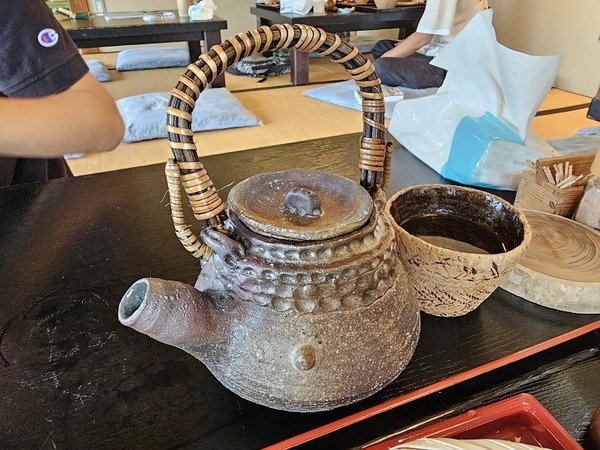 そば湯も土器。
