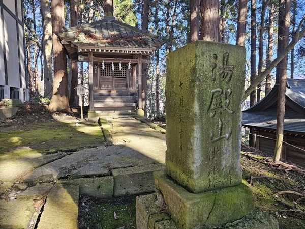 奥には大社神社