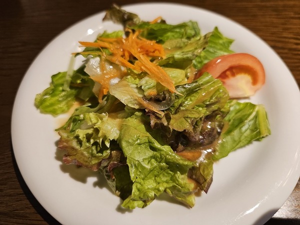 コースのサラダ。