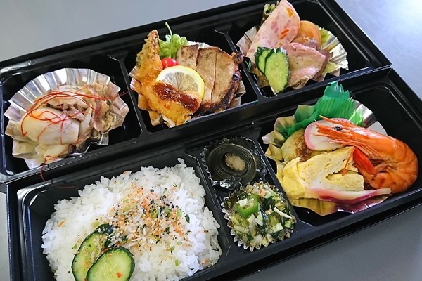 豪華お弁当。