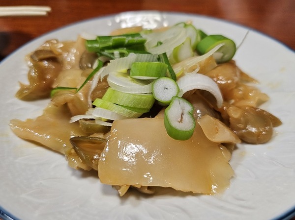 お通しはザーサイ