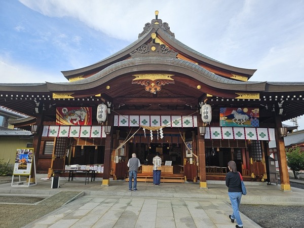 諏訪神社拝殿
