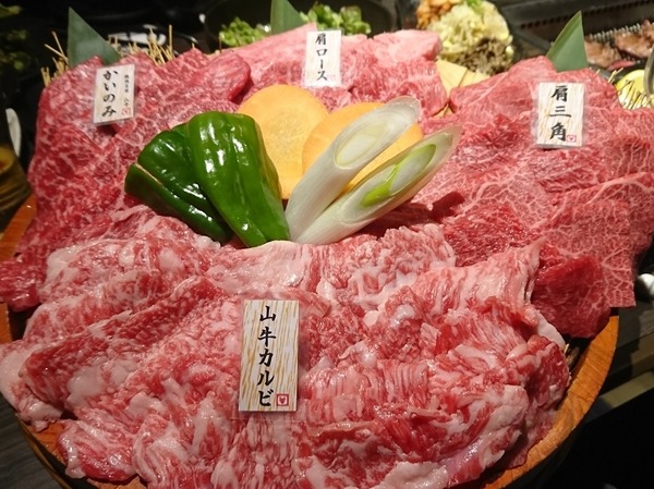 お肉の盛り合わせ